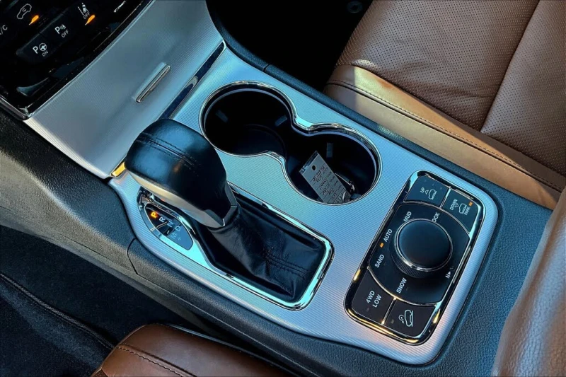 Jeep Grand cherokee Summit* 4WD* АвтоКредит* (ЦЕНА ДО БГ), снимка 11 - Автомобили и джипове - 53434364