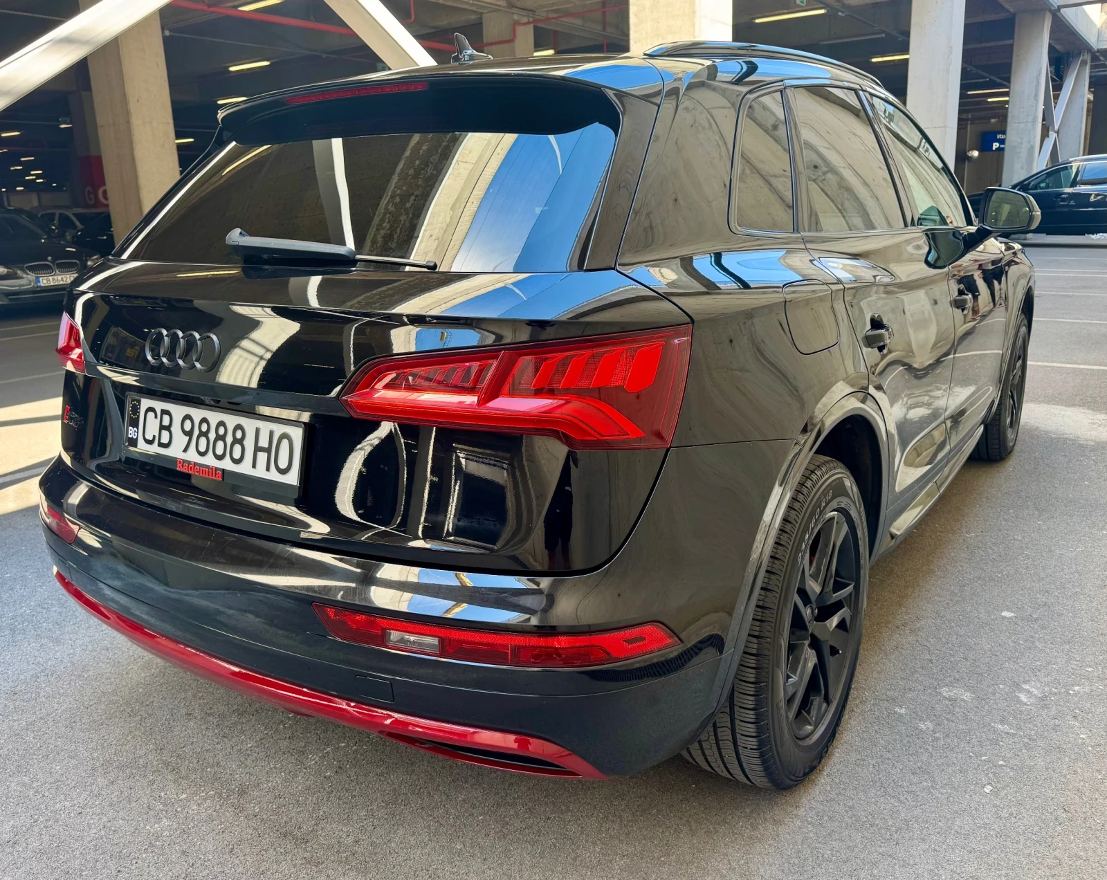 Audi Q5  2.0 TFSI Quattro S tronic | 2019 | Черен м - изображение 6