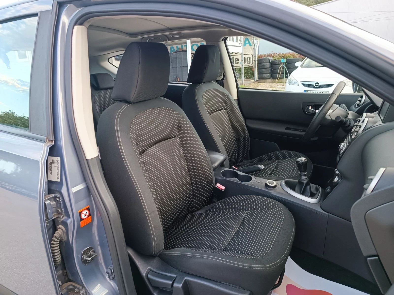 Nissan Qashqai 2.0i-141--44-6-KEYLESS-NAVI | Mobile.bg   13