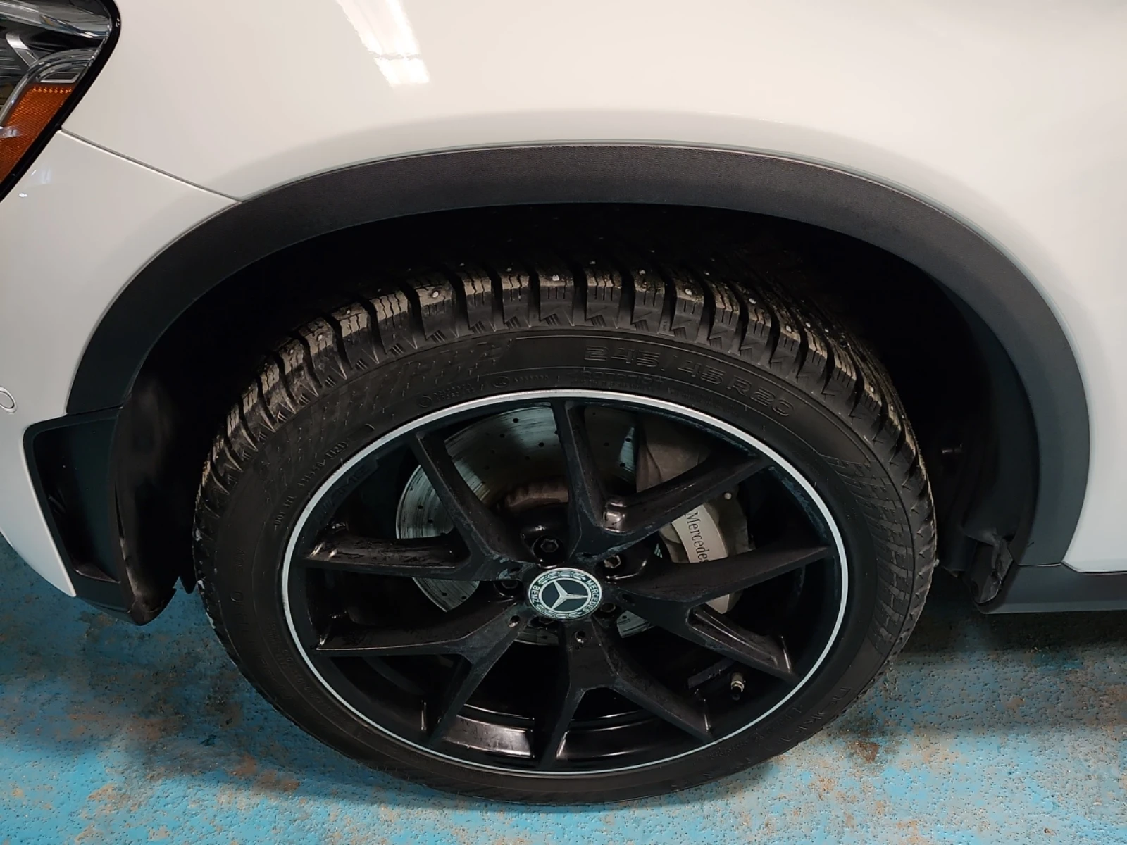 Mercedes-Benz GLC 300 4MATIC Coupe AMG, снимка 17 - Автомобили и джипове - 53722677