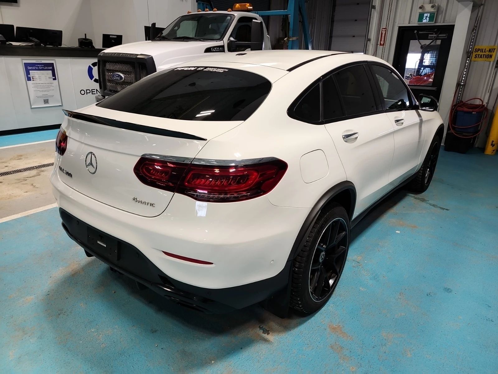 Mercedes-Benz GLC 300 4MATIC Coupe AMG - изображение 3