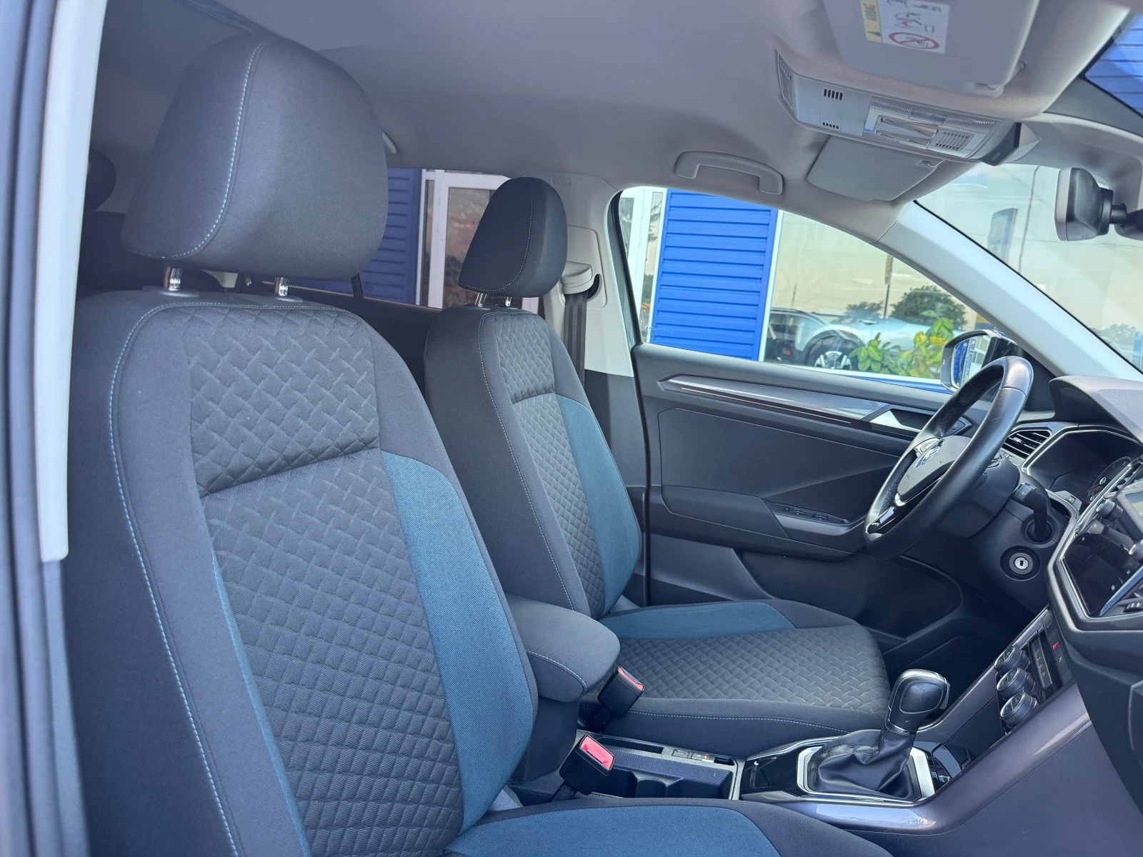 VW T-Roc 2.0 TDI IQ.DRIVE 150kc, снимка 11 - Автомобили и джипове - 55364939