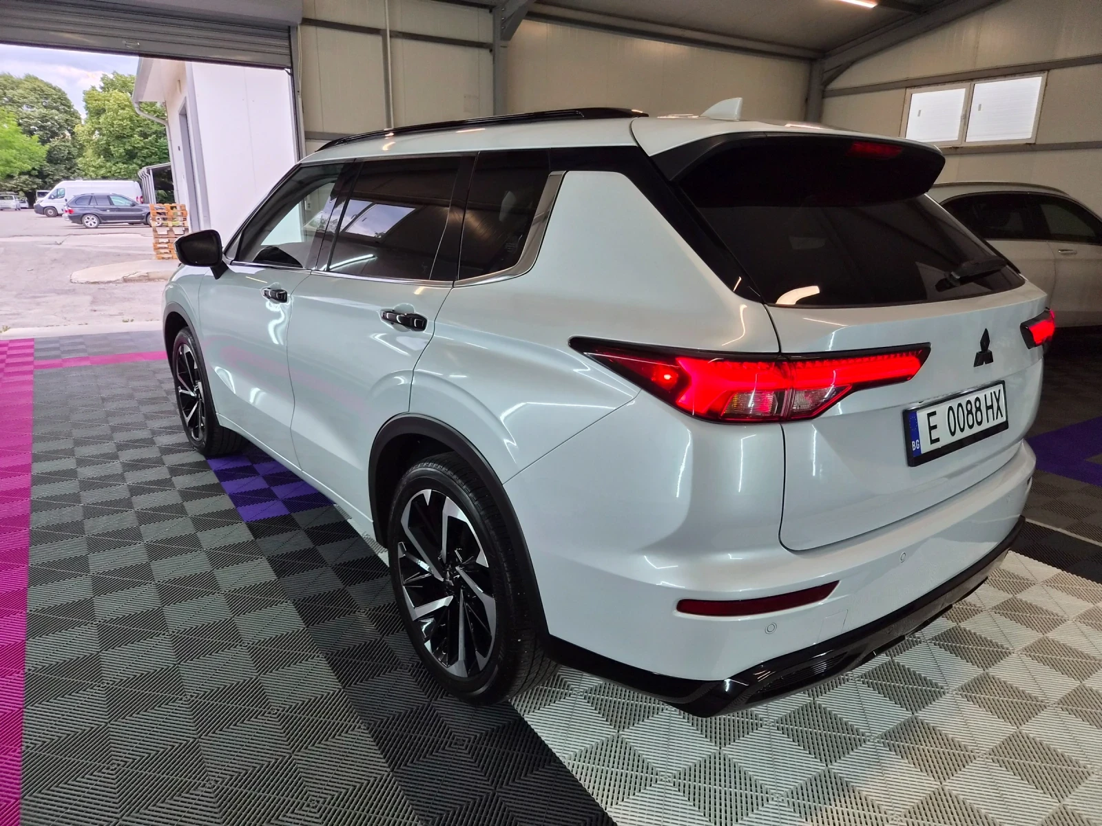 Mitsubishi Outlander 2.5 MIVEC 7 -МЕСТЕН ЛИЗИНГ, снимка 4 - Автомобили и джипове - 56356134