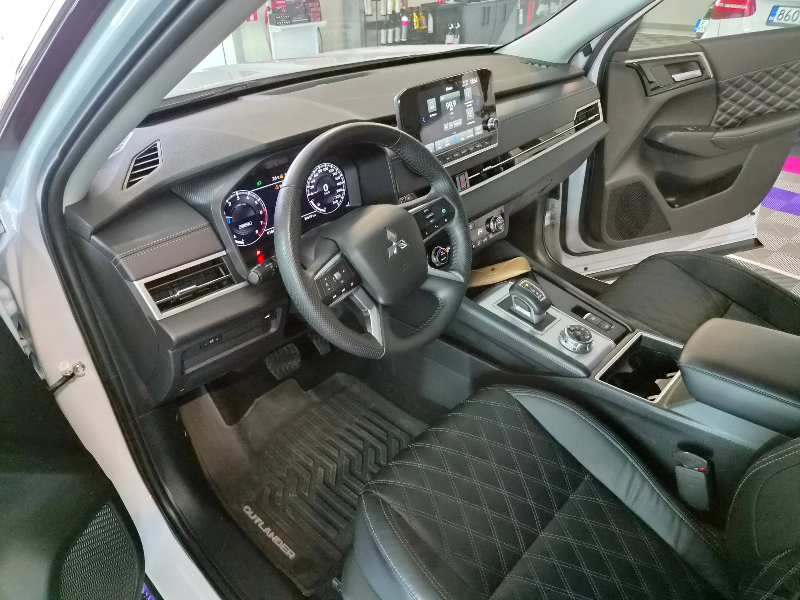 Mitsubishi Outlander 2.5 MIVEC 7 -МЕСТЕН ЛИЗИНГ, снимка 8 - Автомобили и джипове - 56356134