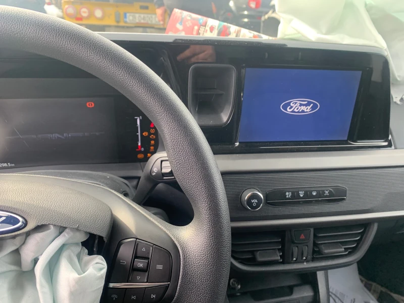 Ford Transit Courier, снимка 9 - Бусове и автобуси - 52631886