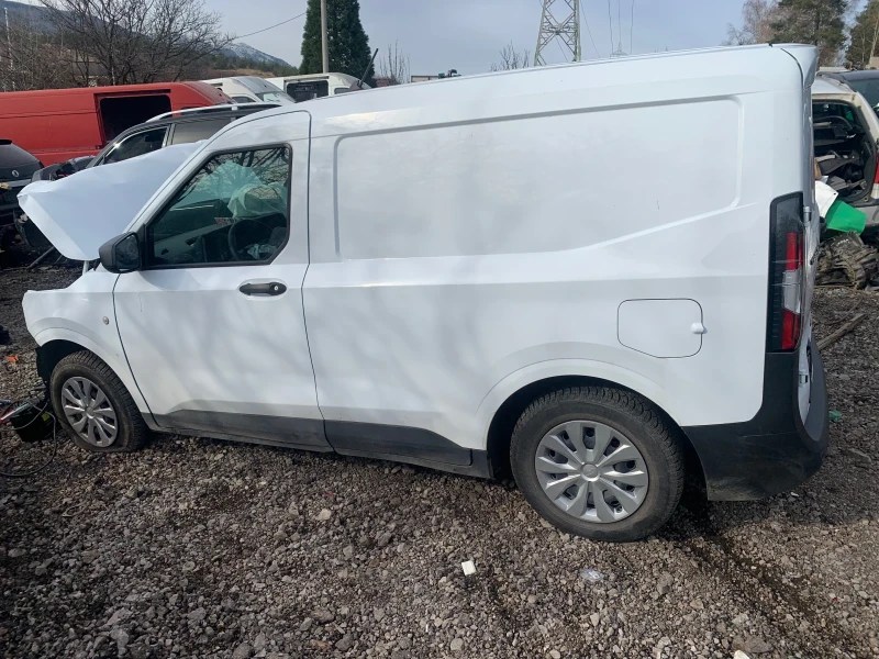 Ford Transit Courier, снимка 5 - Бусове и автобуси - 52631886