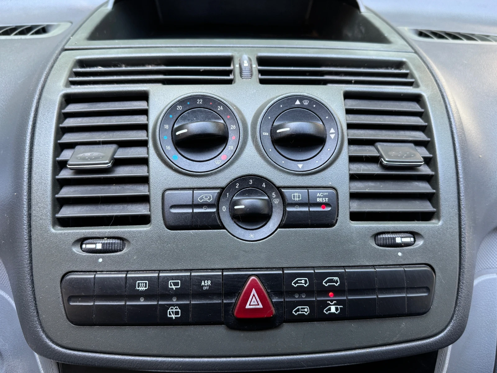 Mercedes-Benz Vito 2.2 CDI Климатик - изображение 10