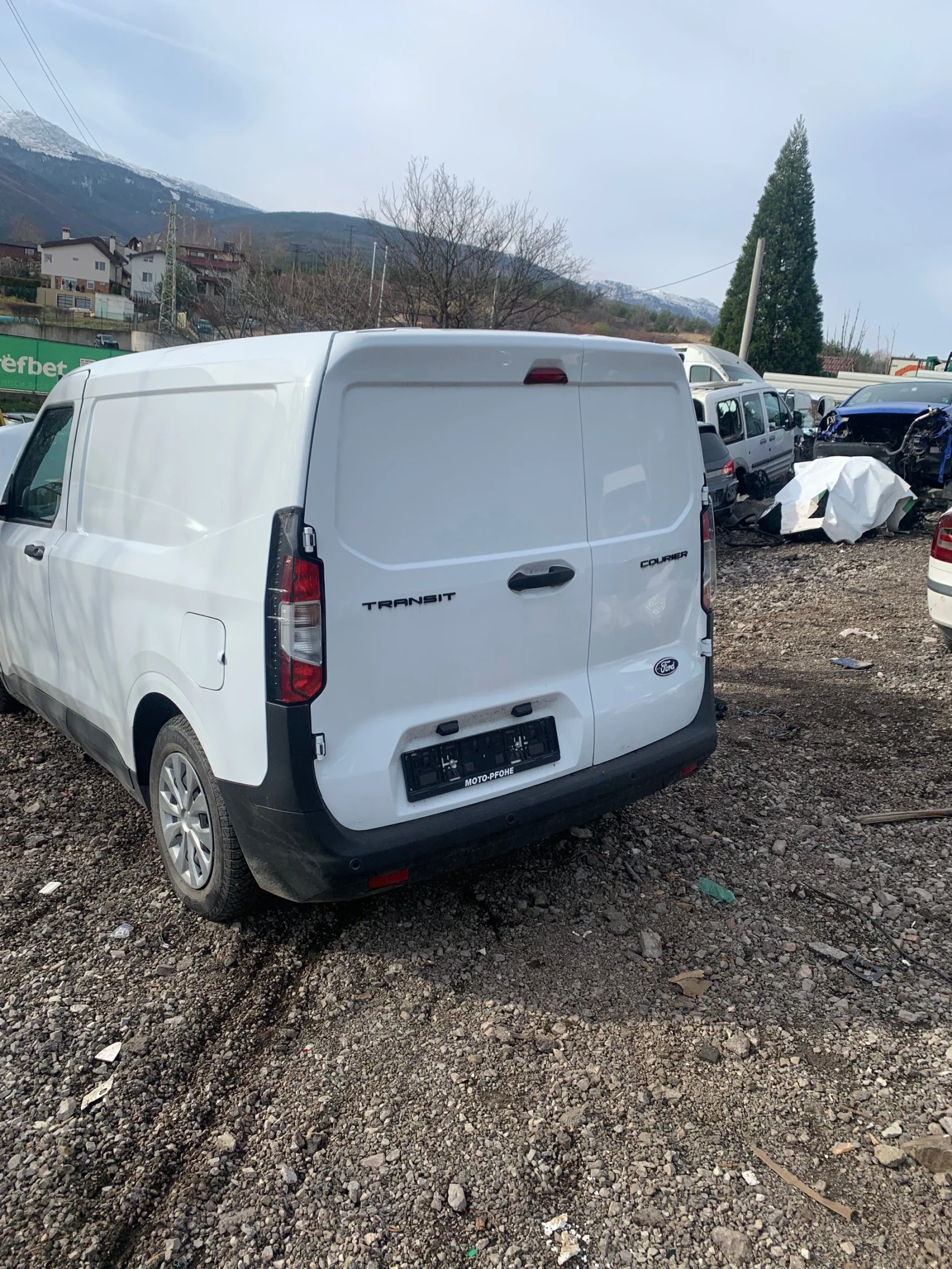 Ford Transit Courier - изображение 2