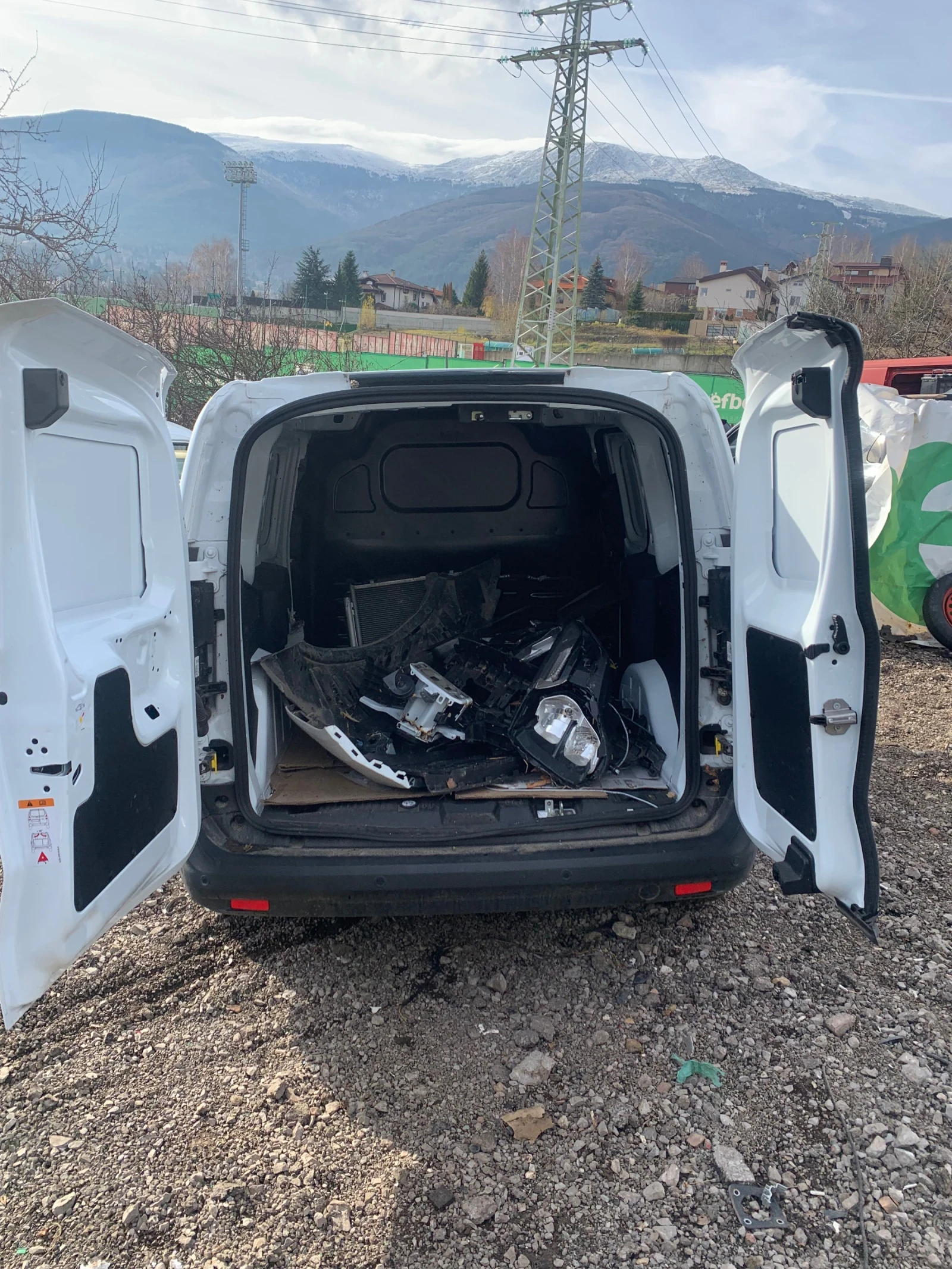 Ford Transit Courier - изображение 7