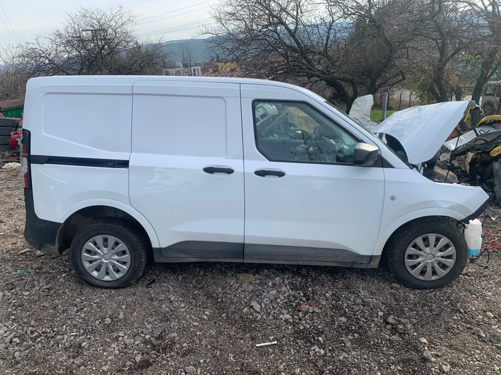 Ford Transit Courier - изображение 4