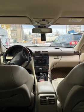 Mercedes-Benz C 200, снимка 2