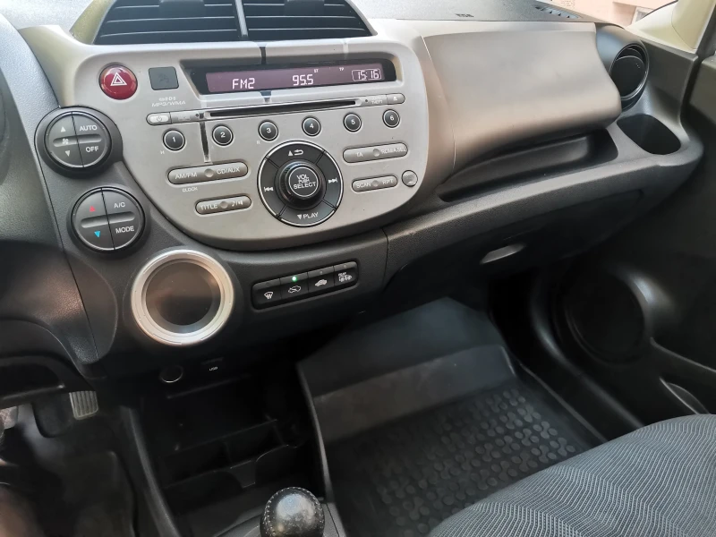 Honda Jazz 2, снимка 6 - Автомобили и джипове - 47344137