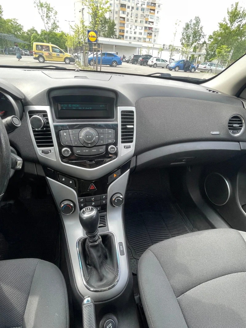 Chevrolet Cruze 1.8 бензин газ, снимка 6 - Автомобили и джипове - 47407260