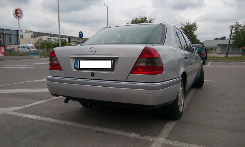 Mercedes-Benz C 220, снимка 3 - Автомобили и джипове - 48479136