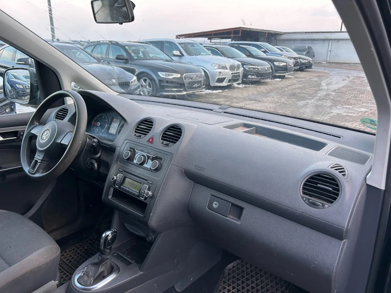 VW Caddy 1.6TDI MAXI 4+ 1 AVTOMAT, снимка 13 - Автомобили и джипове - 49260864