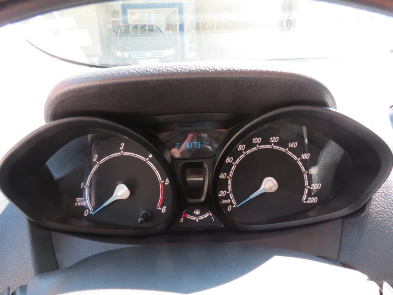 Ford Courier 1.5 TDCi 95PS, снимка 9 - Автомобили и джипове - 51902652