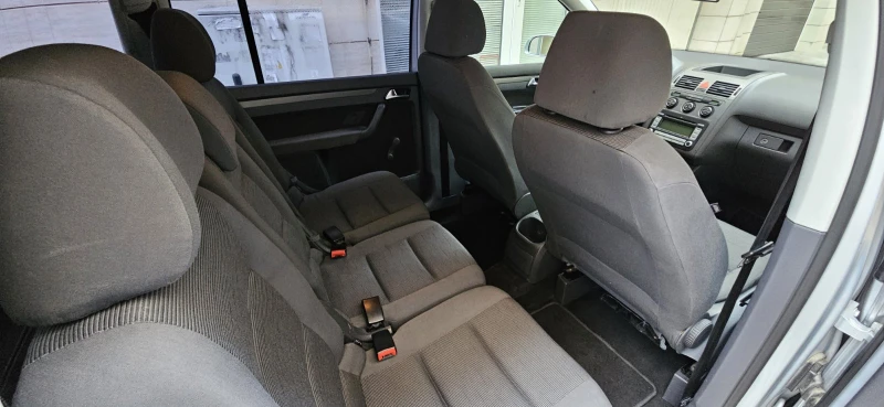 VW Touran, снимка 11 - Автомобили и джипове - 52563954