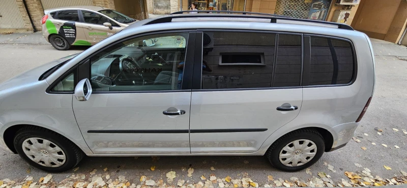 VW Touran, снимка 4 - Автомобили и джипове - 52563954