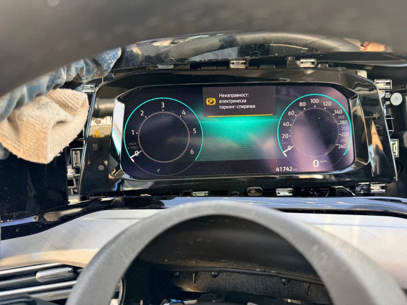 VW Golf 2.0 TDI, снимка 11 - Автомобили и джипове - 52855673