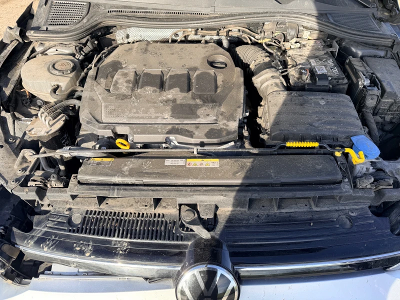 VW Golf 2.0 TDI, снимка 12 - Автомобили и джипове - 52855673