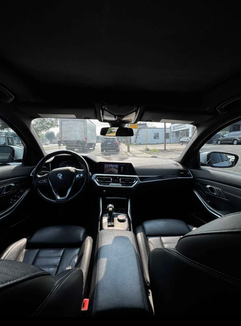 BMW 330 КАМЕРА * * KEYLESS * * CARFAX * * АВТО КРЕДИТ * * , снимка 4 - Автомобили и джипове - 52863572