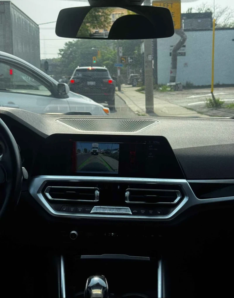 BMW 330 КАМЕРА * * KEYLESS * * CARFAX * * АВТО КРЕДИТ * * , снимка 5 - Автомобили и джипове - 52863572