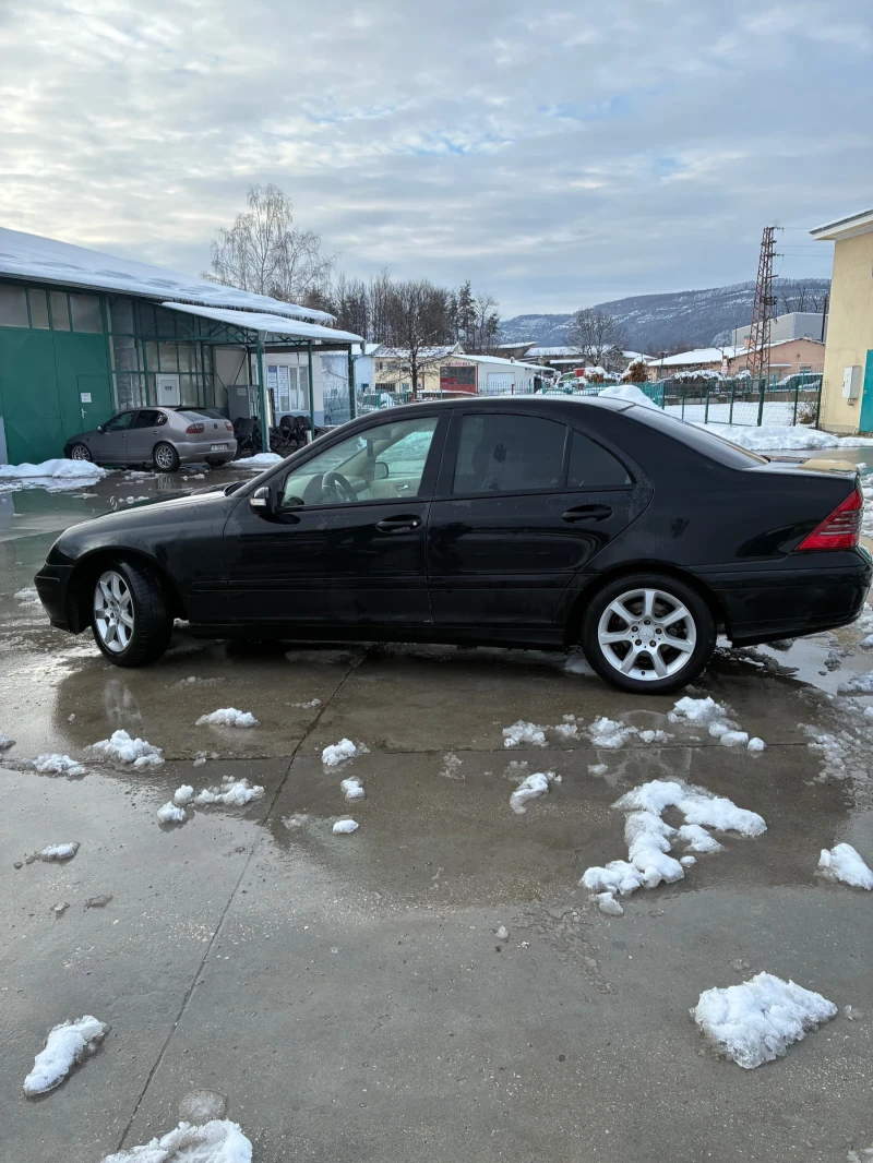 Mercedes-Benz C 200, снимка 4 - Автомобили и джипове - 53586619
