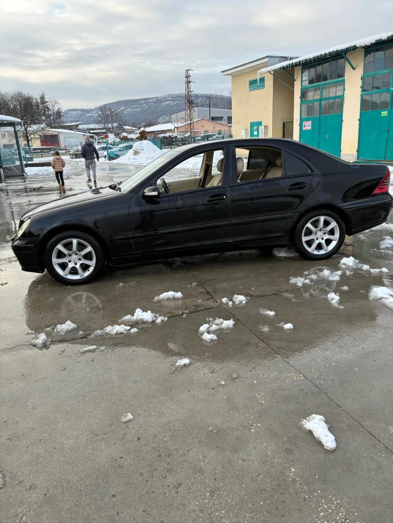 Mercedes-Benz C 200, снимка 9 - Автомобили и джипове - 53586619