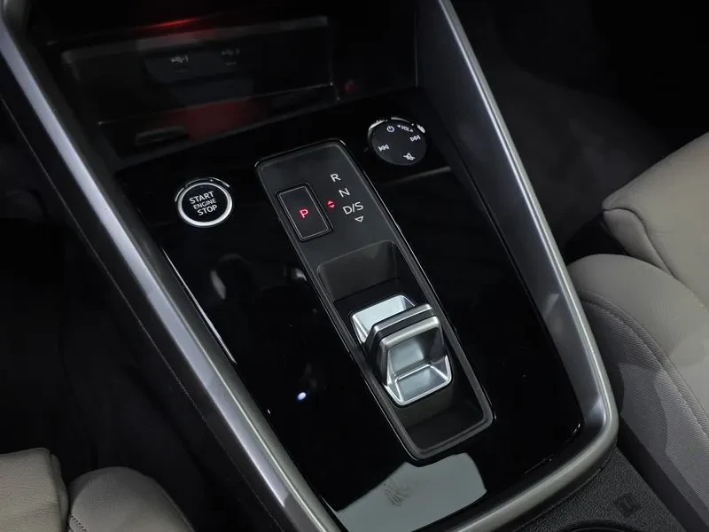 Audi A3 40 Tfsi Premium, снимка 9 - Автомобили и джипове - 55816550