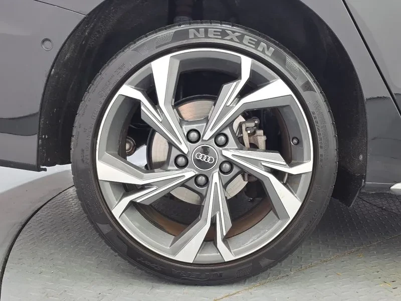 Audi A3 40 Tfsi Premium, снимка 5 - Автомобили и джипове - 55816550