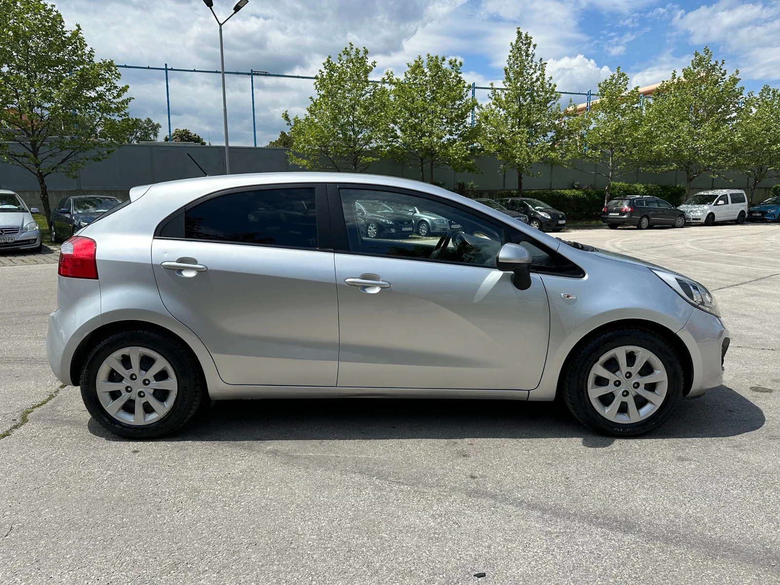 Kia Rio 1.2i 86 к.с. - изображение 5