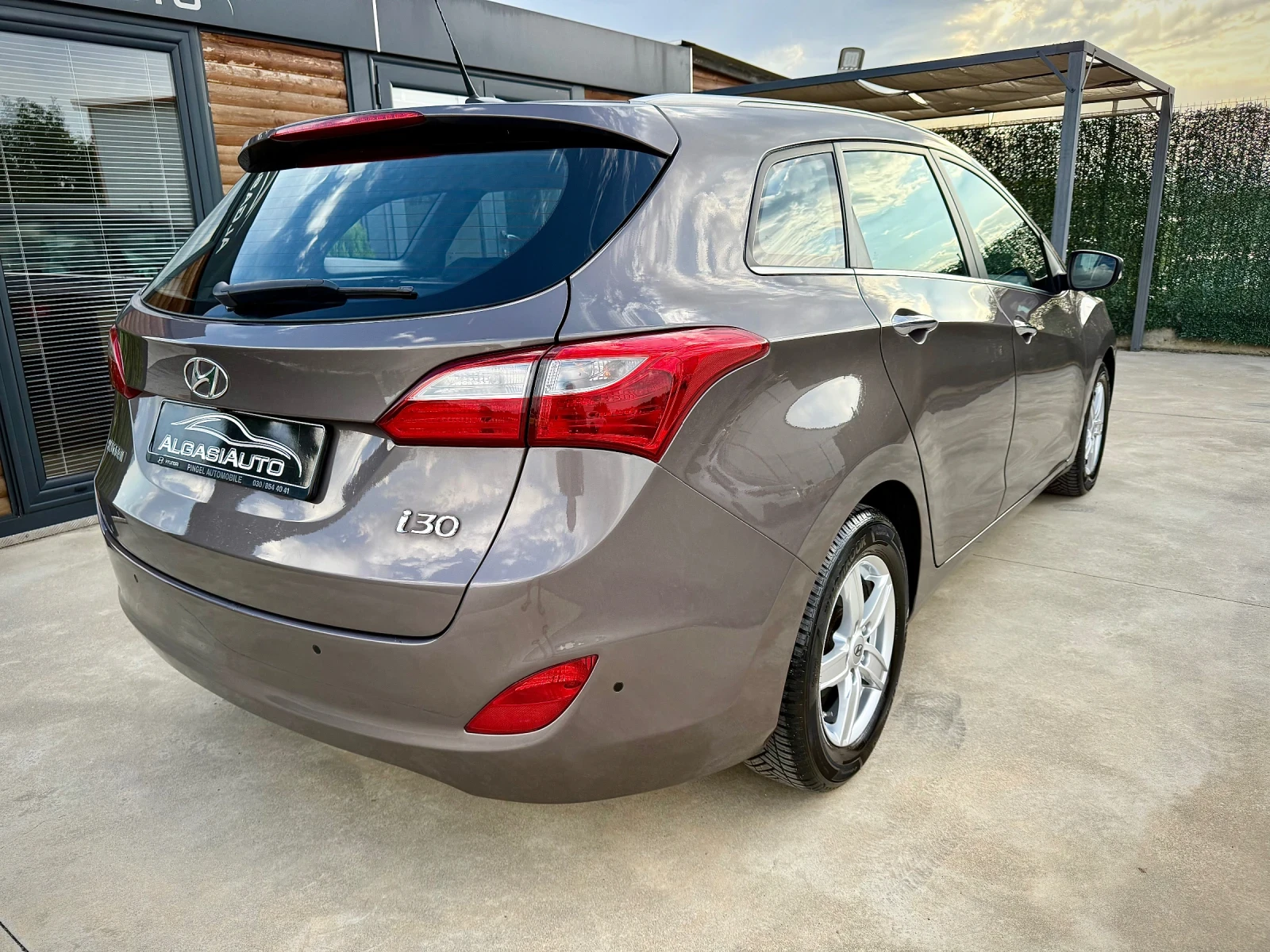 Hyundai I30 1.4 MPI* YES!* NAVI* CAMERA* KEYLESS* FACELIFT - изображение 4
