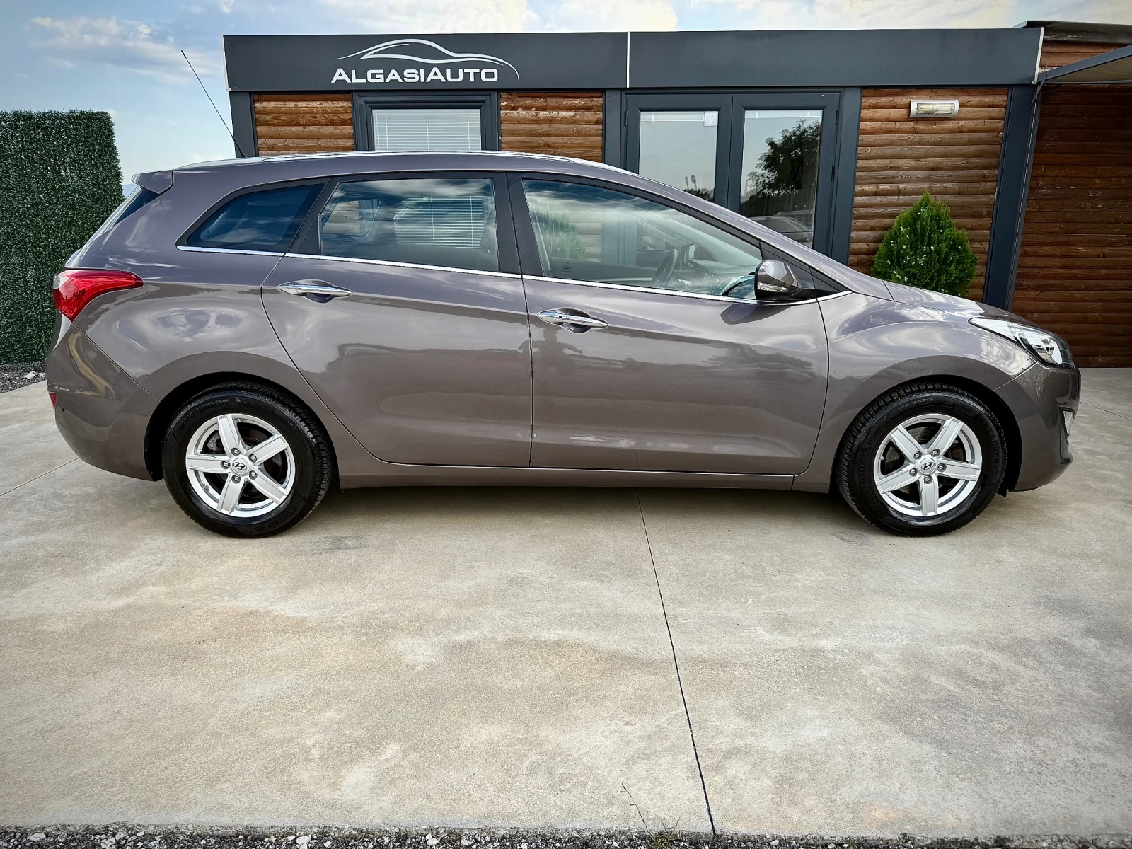 Hyundai I30 1.4 MPI* YES!* NAVI* CAMERA* KEYLESS* FACELIFT - изображение 5