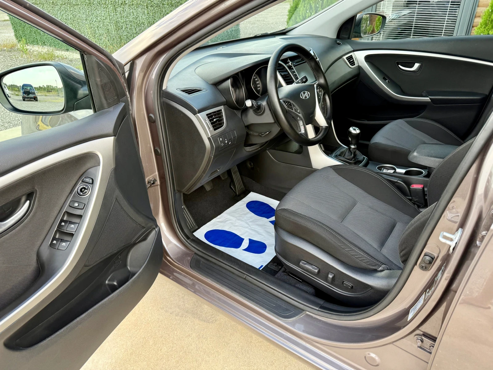 Hyundai I30 1.4 MPI* YES!* NAVI* CAMERA* KEYLESS* FACELIFT - изображение 9