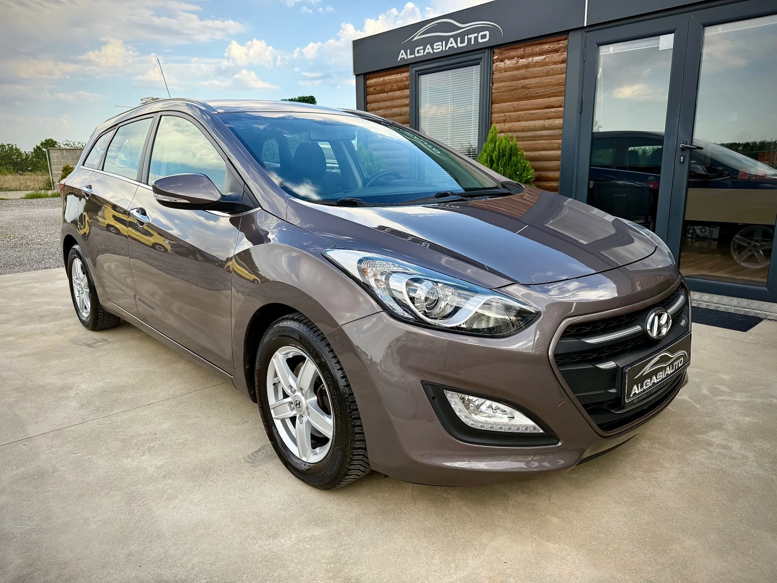 Hyundai I30 1.4 MPI* YES!* NAVI* CAMERA* KEYLESS* FACELIFT - изображение 6