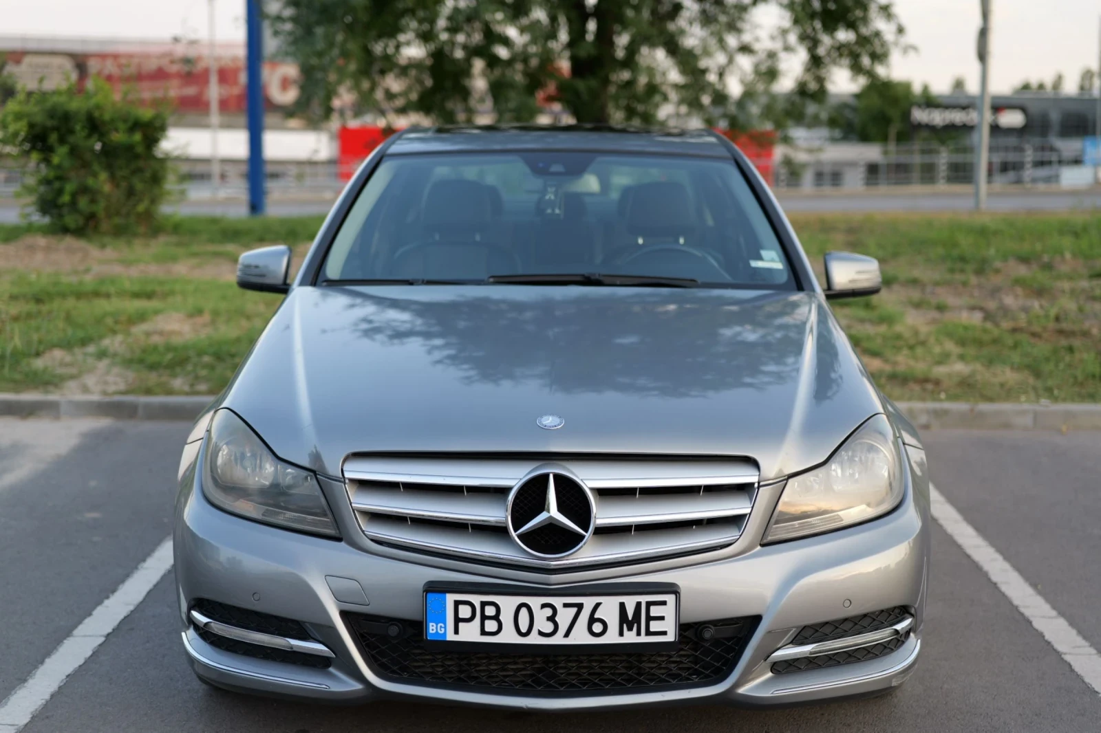 Mercedes-Benz C 200 2.2 CDI BLUE-EFFICENCY/ Автоматик/Шибeдах/Нави - изображение 2