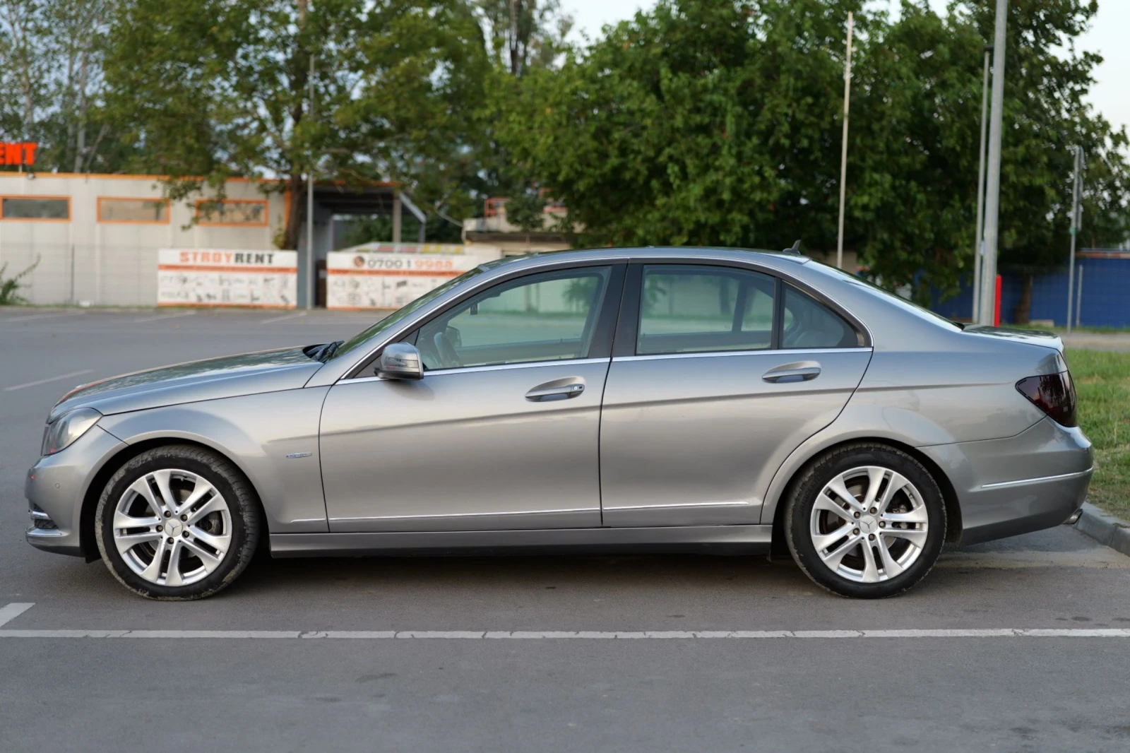 Mercedes-Benz C 200 2.2 CDI BLUE-EFFICENCY/ Автоматик/Шибeдах/Нави - изображение 4