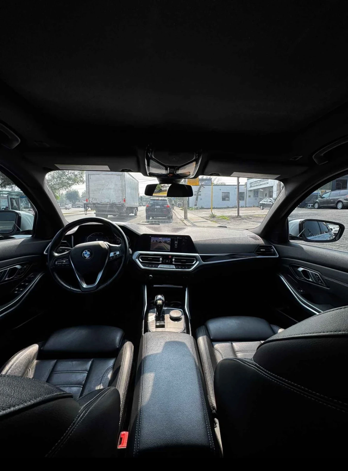 BMW 330 КАМЕРА * * KEYLESS * * CARFAX * * АВТО КРЕДИТ * *  - изображение 4