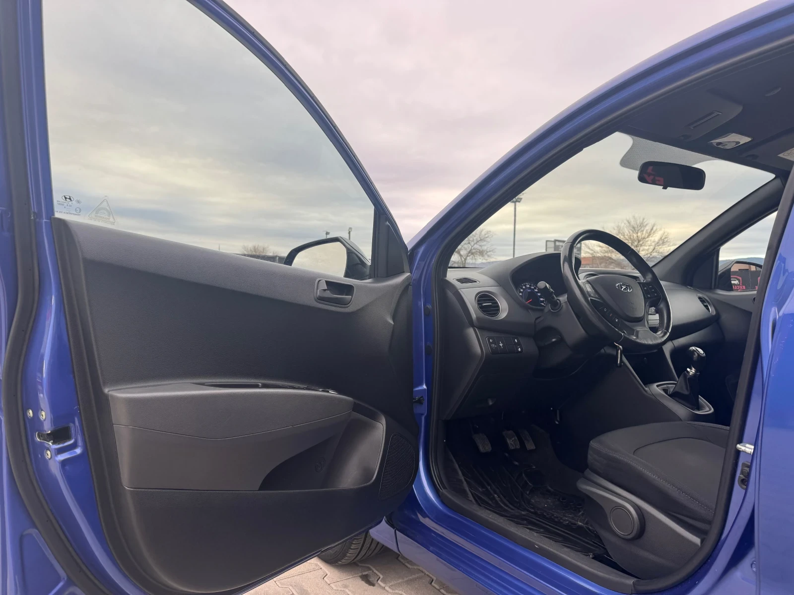 Hyundai I10 1.2i PASSION NAVI FULL - изображение 9