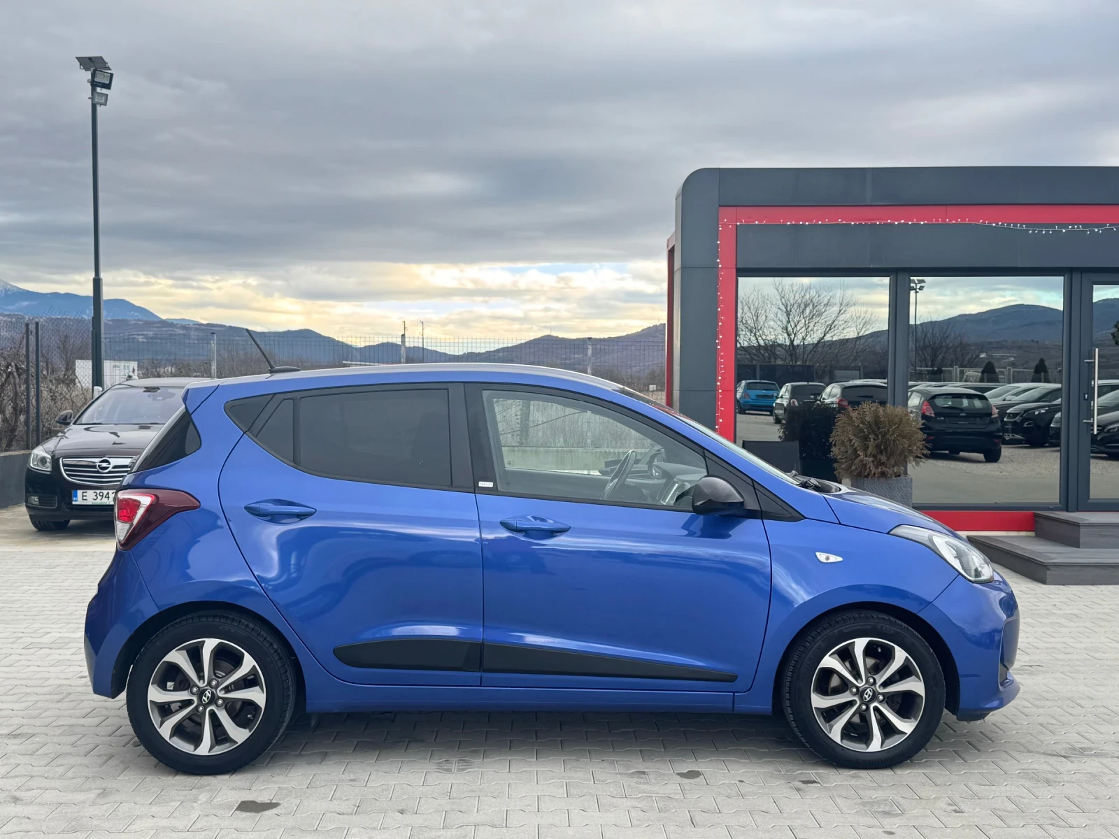 Hyundai I10 1.2i PASSION NAVI FULL - изображение 6