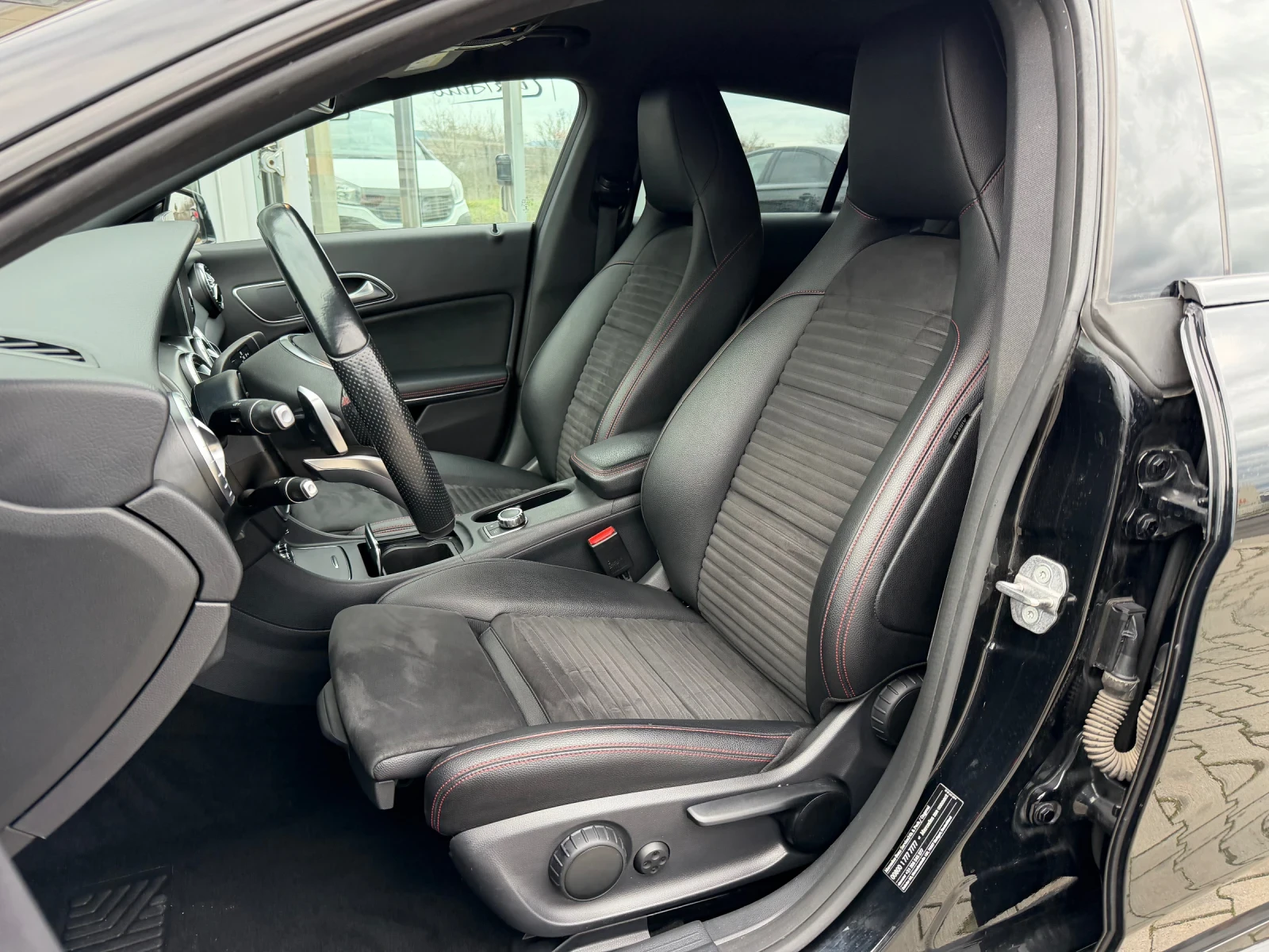 Mercedes-Benz CLA 200 AMG180#FACE#NAVI#CAMERA#�������#KEYLESS#ALCANTARA | Mobile.bg � ����������� 11