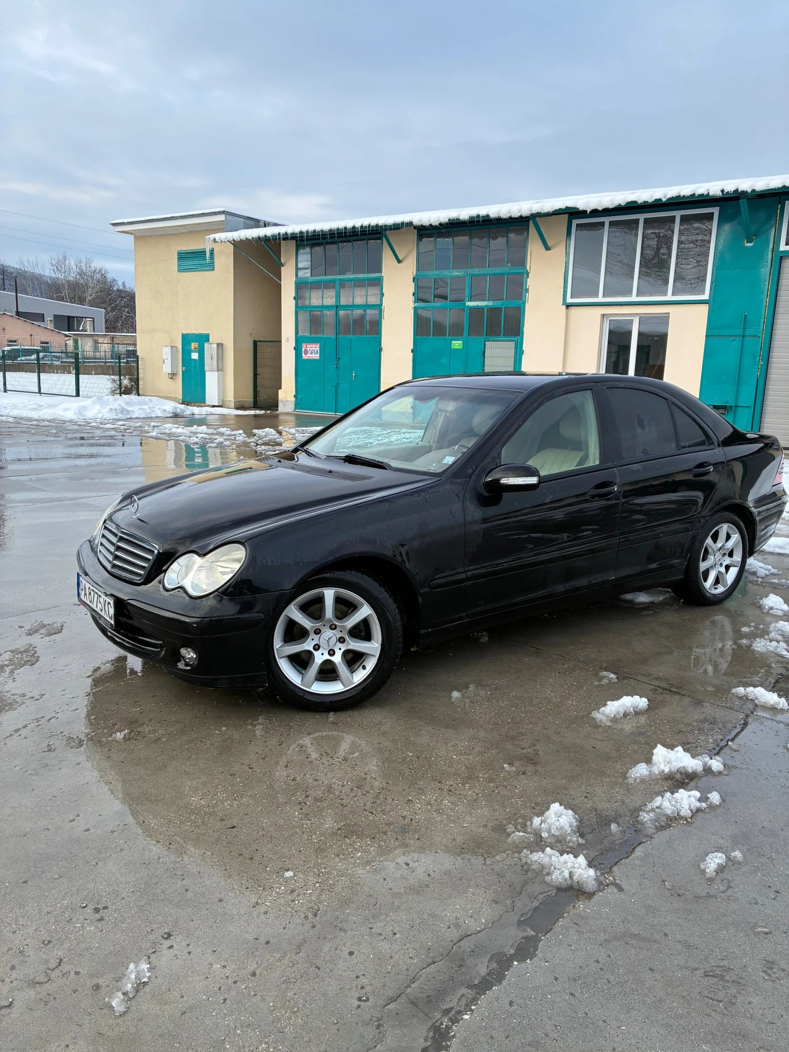 Mercedes-Benz C 200, снимка 5 - Автомобили и джипове - 54021932