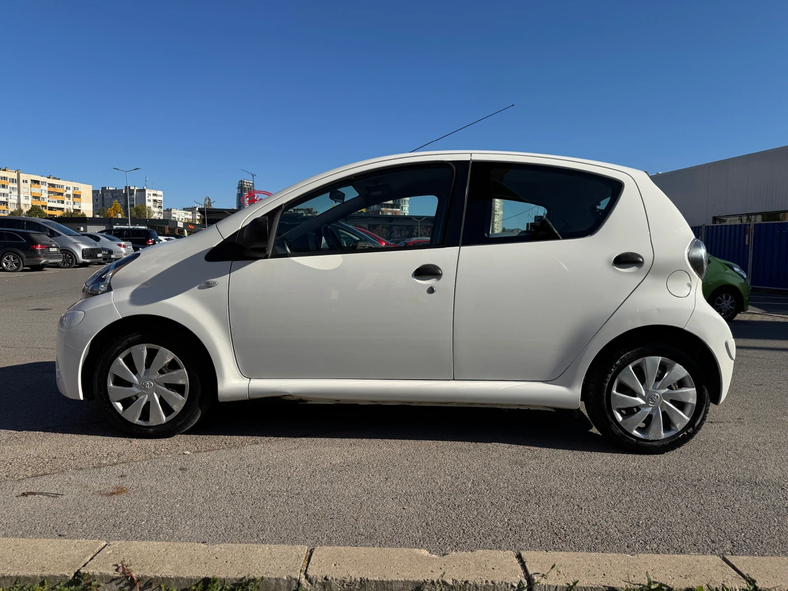 Toyota Aygo, снимка 4 - Автомобили и джипове - 53728442