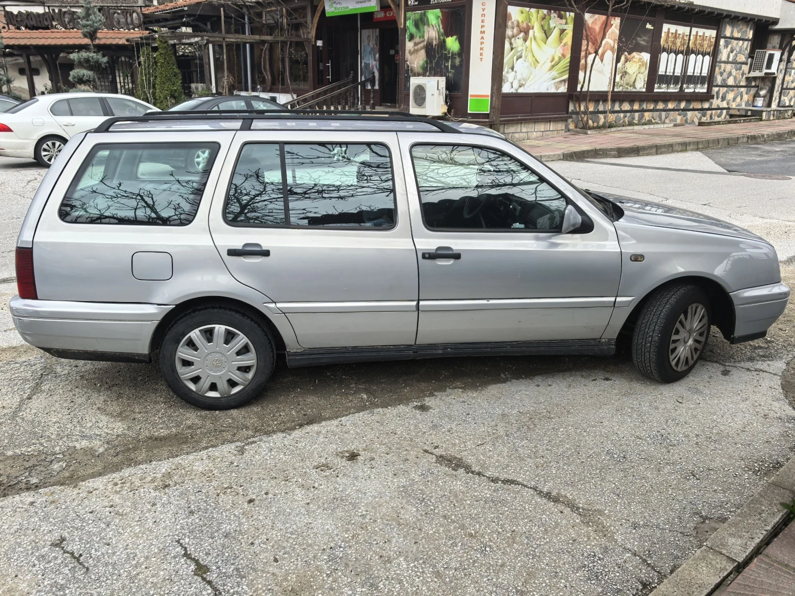 VW Golf, снимка 3 - Автомобили и джипове - 54005621