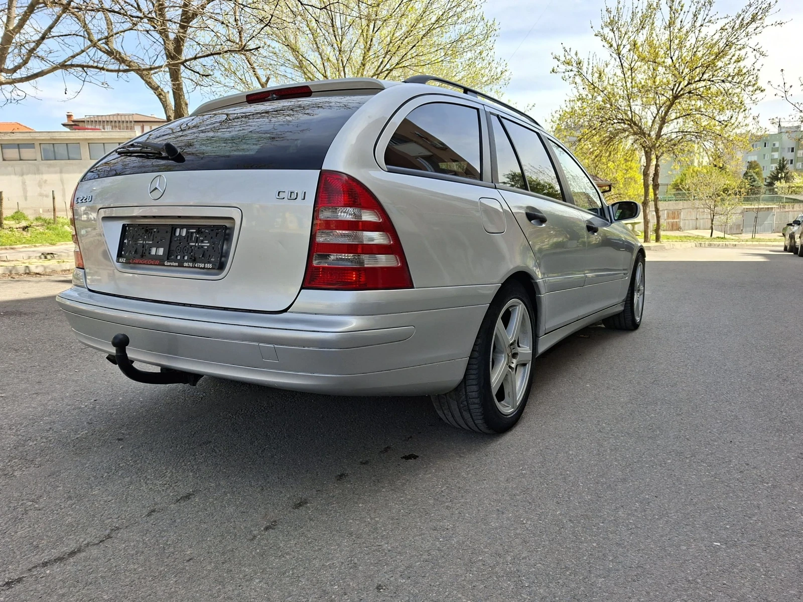 Mercedes-Benz C 220 Комби , снимка 8 - Автомобили и джипове - 54228230
