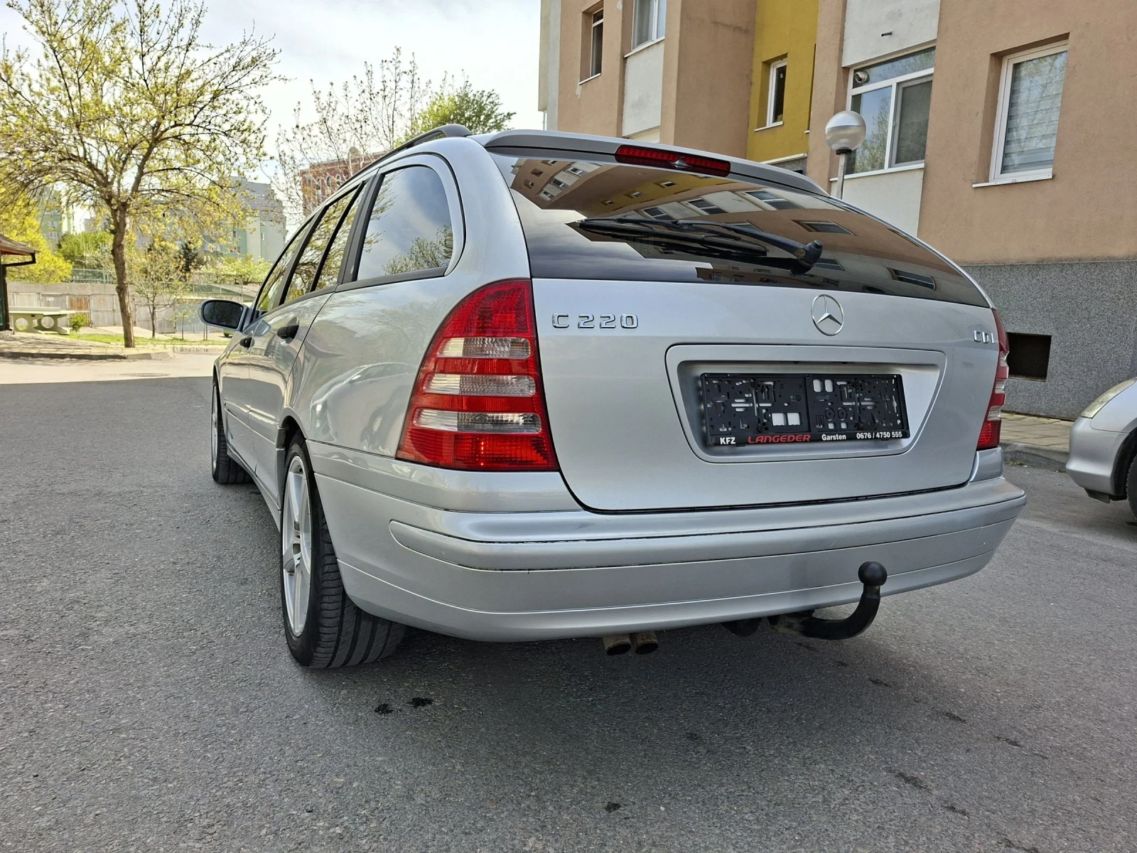 Mercedes-Benz C 220 Комби , снимка 5 - Автомобили и джипове - 54228230