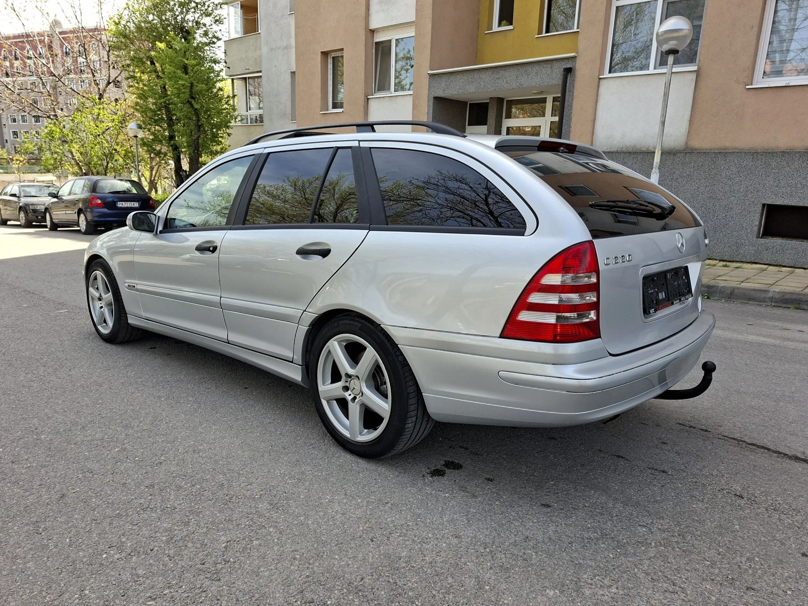 Mercedes-Benz C 220 Комби , снимка 12 - Автомобили и джипове - 54228230