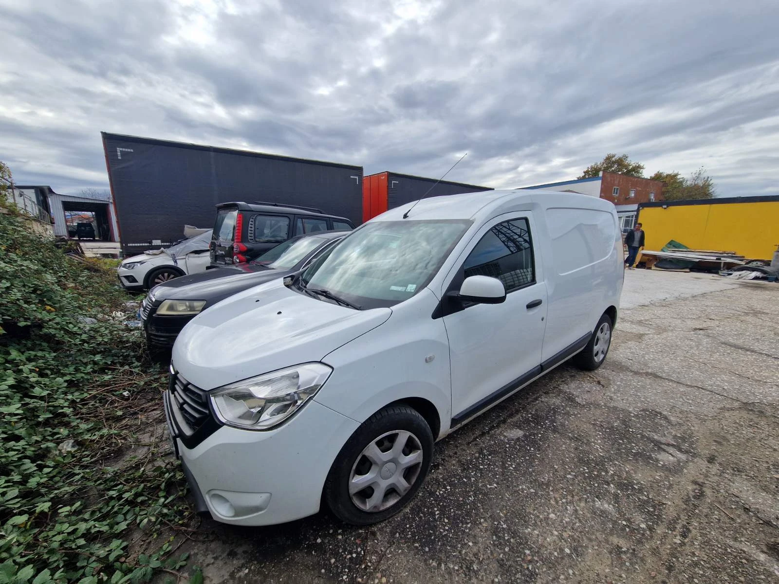 Dacia Dokker, снимка 2 - Автомобили и джипове - 54461252