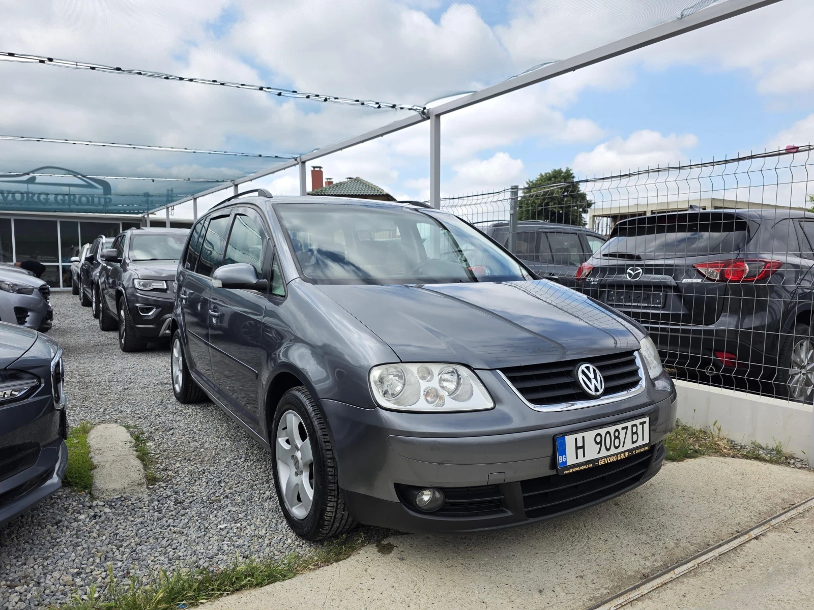 VW Touran 1.9 TDI  AVTO НАПЪЛНО ОБСЛУЖЕН  5 МЕСТА , снимка 2 - Автомобили и джипове - 54715775