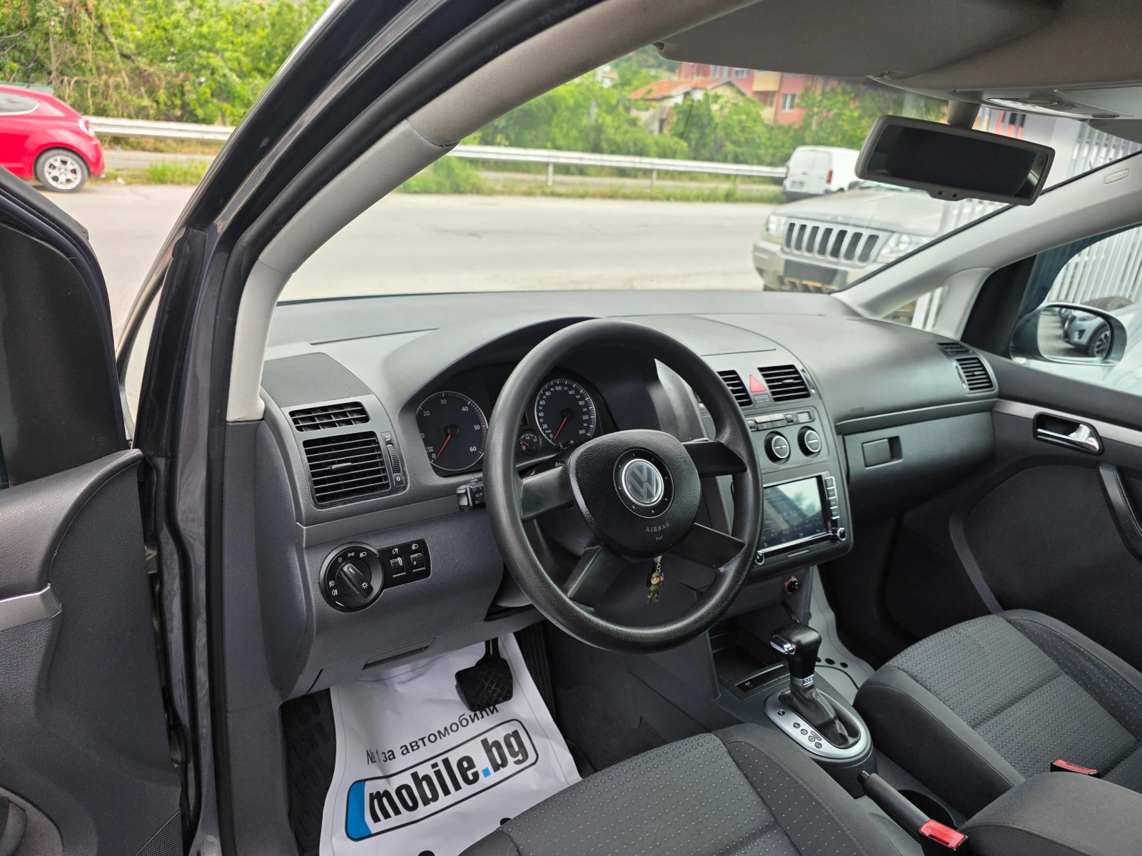 VW Touran 1.9 TDI  AVTO НАПЪЛНО ОБСЛУЖЕН  5 МЕСТА , снимка 12 - Автомобили и джипове - 54715775